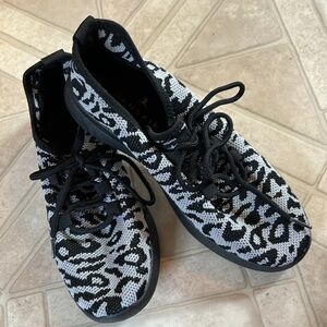Women’s Ferocity Animal Print Sneakers Size 7